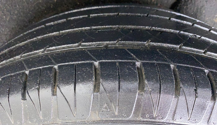 2018 Maruti Vitara Brezza ZDI, Diesel, Manual, 40,605 km, Left Rear Tyre Tread