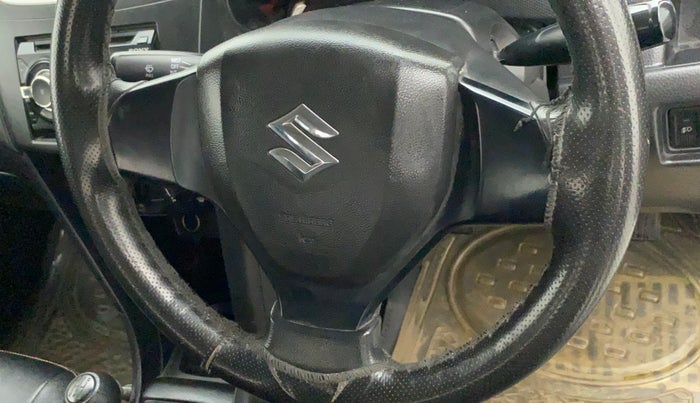 2017 Maruti Swift LXI (O), Petrol, Manual, 45,247 km, Steering wheel - Steering cover is minor torn