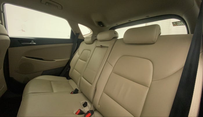 2017 Hyundai Tucson 2WD AT GL PETROL , Petrol, Automatic, 64,279 km, Right Side Rear Door Cabin