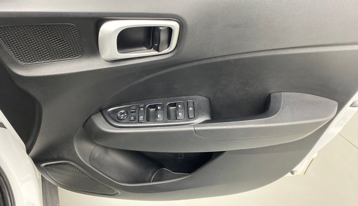 2020 Hyundai VENUE 1.0L Turbo GDI SX MT, Petrol, Manual, 36,094 km, Driver Side Door Panels Control