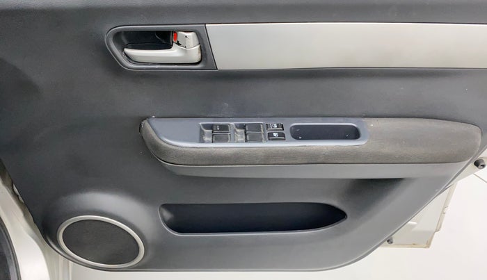 2011 Maruti Swift VXI, Petrol, Manual, 46,838 km, Driver Side Door Panels Control
