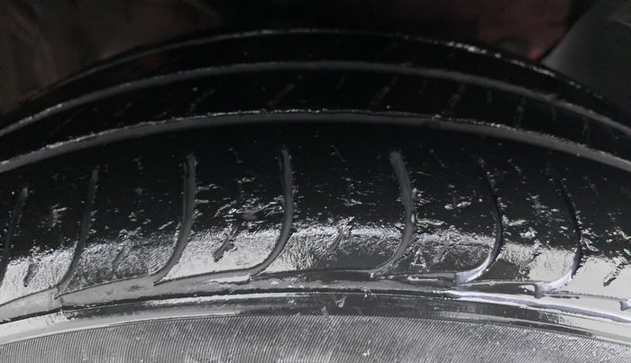 2016 Hyundai Creta 1.6 SX CRDI, Diesel, Manual, 1,32,734 km, Right Front Tyre Tread