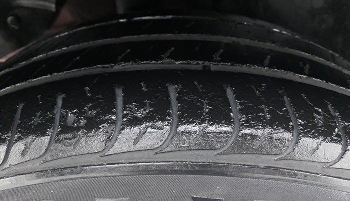 2016 Hyundai Creta 1.6 SX CRDI, Diesel, Manual, 1,32,734 km, Right Rear Tyre Tread