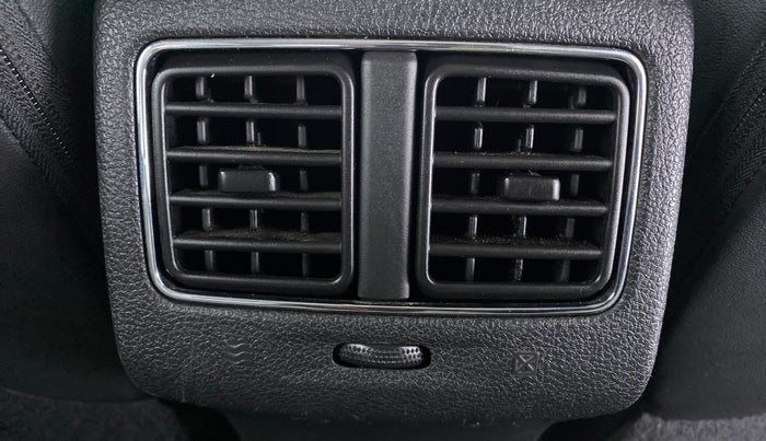 2017 Renault Captur 1.5 PLATINE DIESEL, Diesel, Manual, 50,144 km, Rear AC Vents