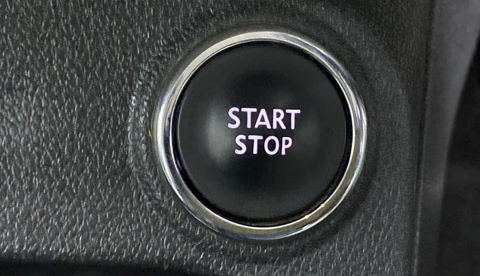 2017 Renault Captur 1.5 PLATINE DIESEL, Diesel, Manual, 50,144 km, Keyless Start/ Stop Button