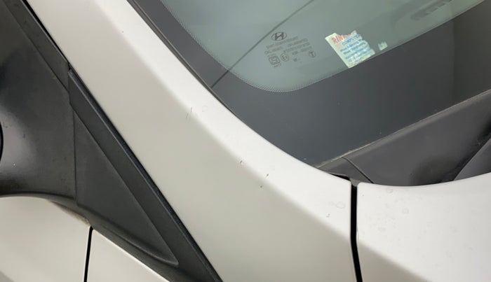 2014 Hyundai Xcent SX 1.2 (O), Petrol, Manual, 75,576 km, Right A pillar - Slightly dented