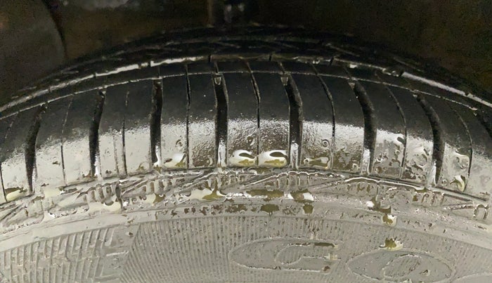 2014 Hyundai Xcent SX 1.2 (O), Petrol, Manual, 75,576 km, Left Front Tyre Tread