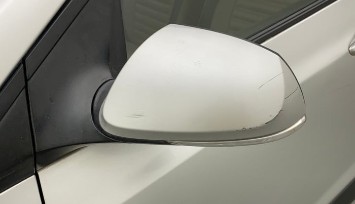2014 Hyundai Xcent SX 1.2 (O), Petrol, Manual, 75,576 km, Left rear-view mirror - ORVM switch has minor damage