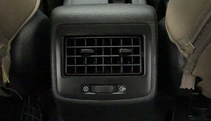 2014 Hyundai Xcent SX 1.2 (O), Petrol, Manual, 75,576 km, Rear AC Vents