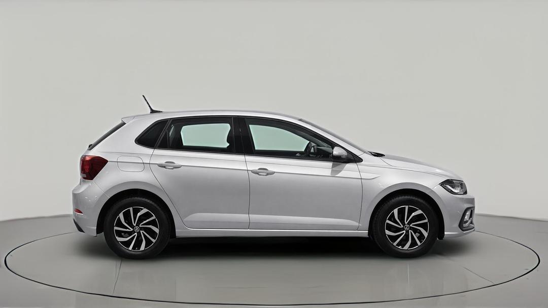 2024 Volkswagen Polo Life, Automatic, 30769 km, Right Side View