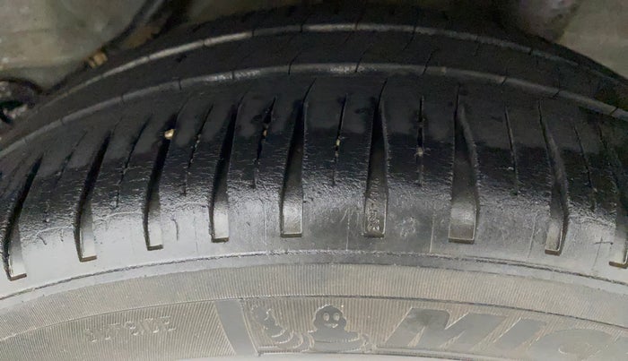 2015 Honda Brio S MT, Petrol, Manual, 68,368 km, Left Rear Tyre Tread