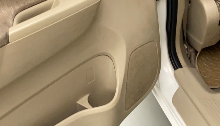 2013 Maruti Ertiga ZXI, Petrol, Manual, 56,469 km, Infotainment system - Rear speakers missing / not working