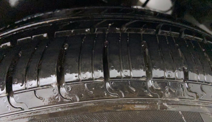 2013 Maruti Ertiga ZXI, Petrol, Manual, 56,469 km, Left Rear Tyre Tread
