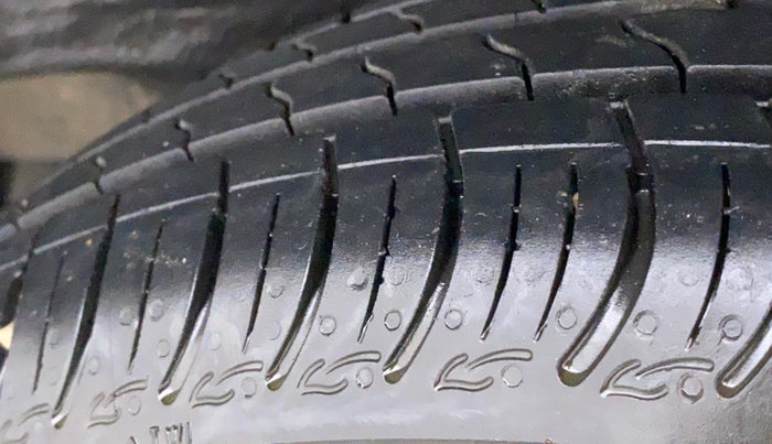 2022 Maruti S PRESSO VXI (O) CNG, CNG, Manual, 21,240 km, Left Rear Tyre Tread