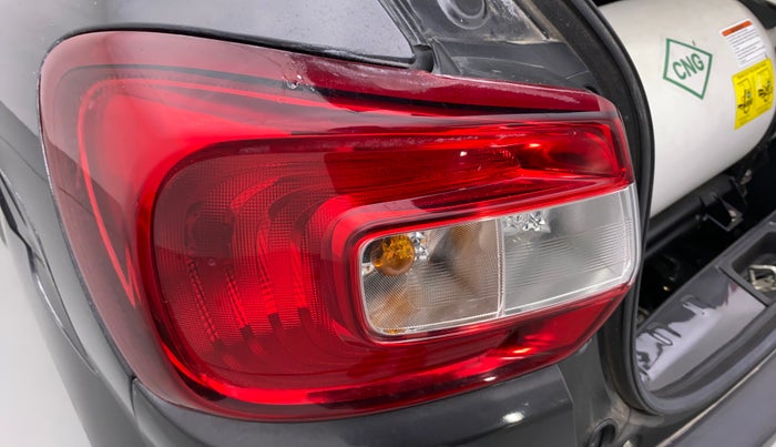 2022 Maruti S PRESSO VXI (O) CNG, CNG, Manual, 21,240 km, Left tail light - Minor scratches