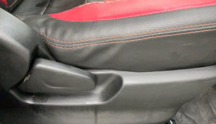 2018 Datsun Redi Go A, Petrol, Manual, 66,486 km, Driver Side Adjustment Panel