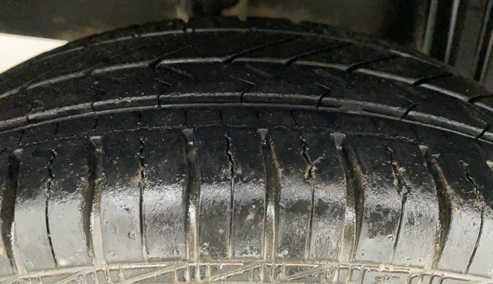 2018 Datsun Redi Go A, Petrol, Manual, 66,486 km, Right Rear Tyre Tread