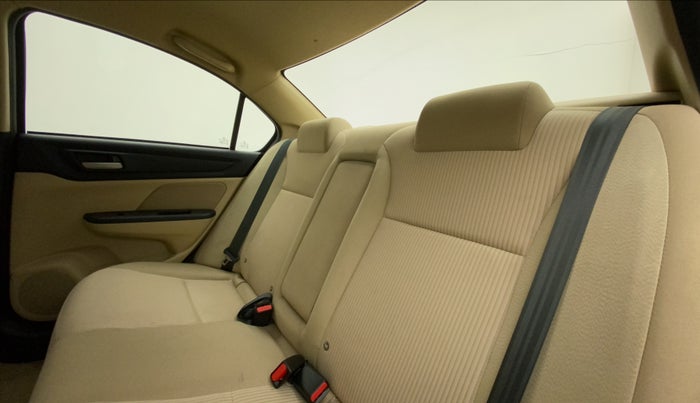 2022 Honda Amaze 1.2L I-VTEC S, Petrol, Manual, 20,919 km, Right Side Rear Door Cabin