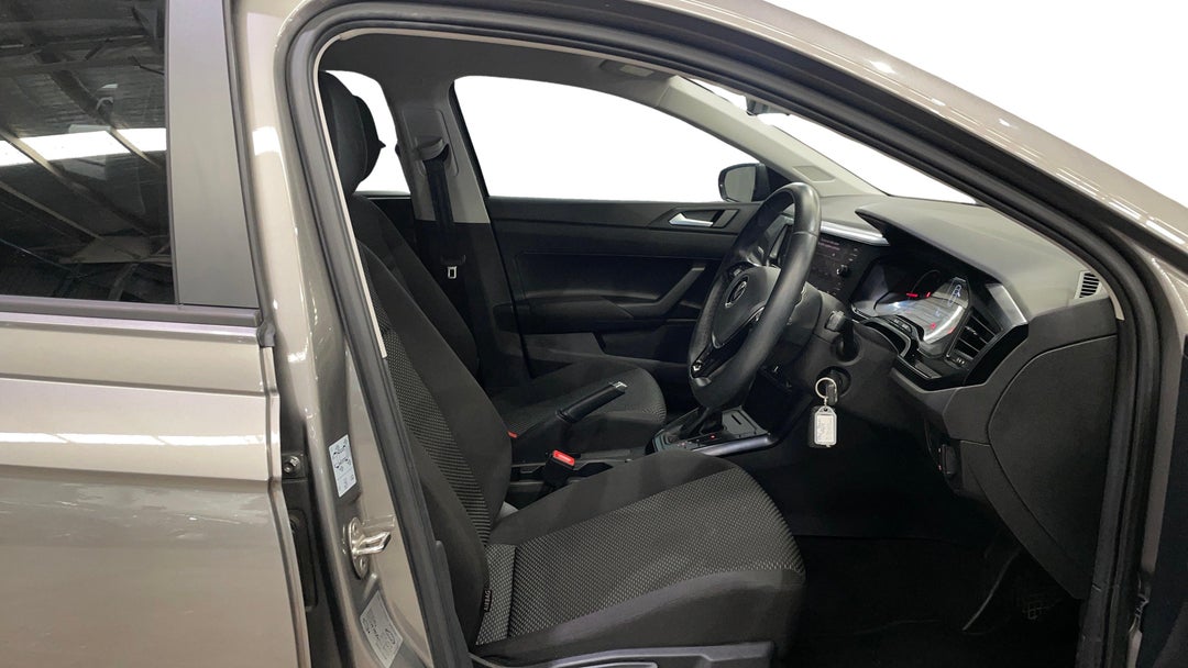 2021 Volkswagen Polo 70tsi Trendline, Automatic, 31163 km, Right Side Front Door Cabin View