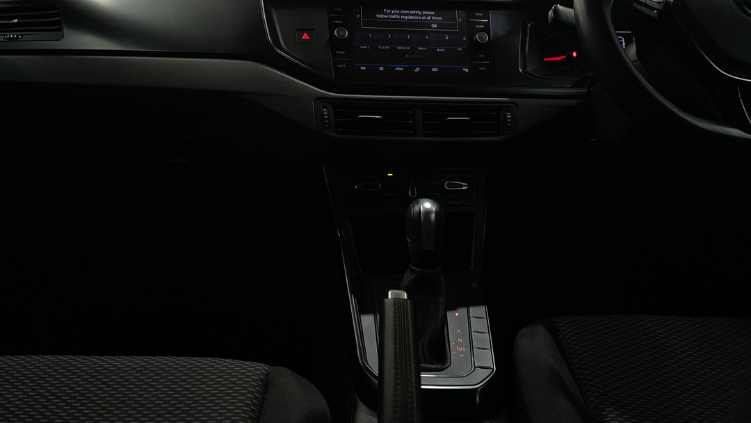 2021 Volkswagen Polo 70tsi Trendline, Automatic, 31163 km, Center Console