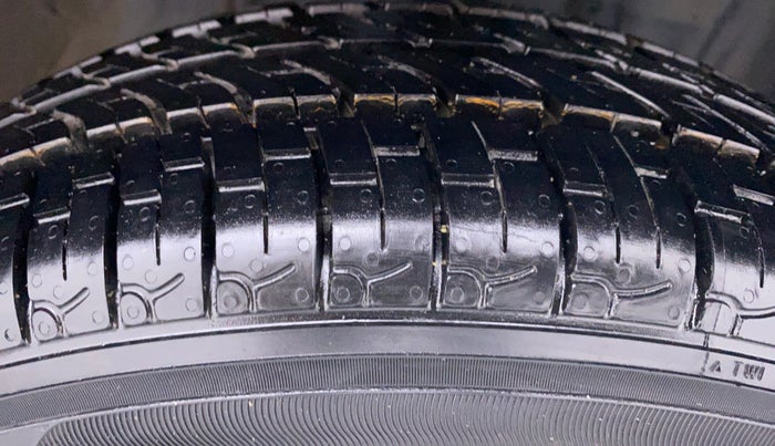 2016 Datsun Go T, Petrol, Manual, 62,816 km, Right Front Tyre Tread