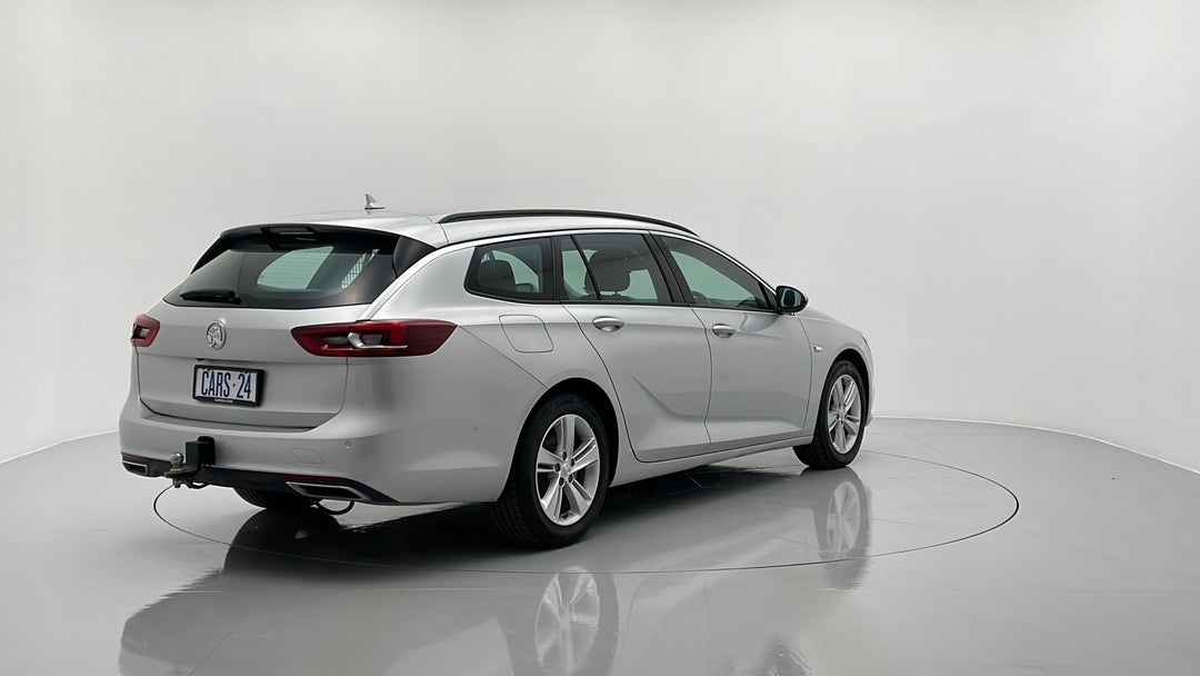 Right Back Diagonal (45- Degree) View