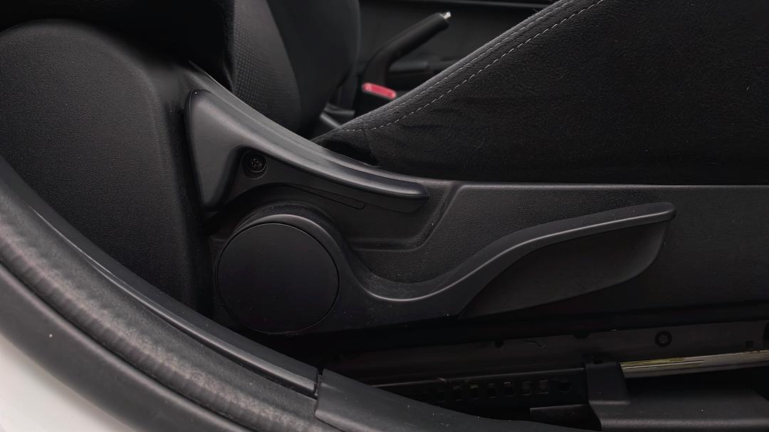2016 Mitsubishi Lancer Es Sport, Manual, 73399 km, Drivers Side Adjustment Panel