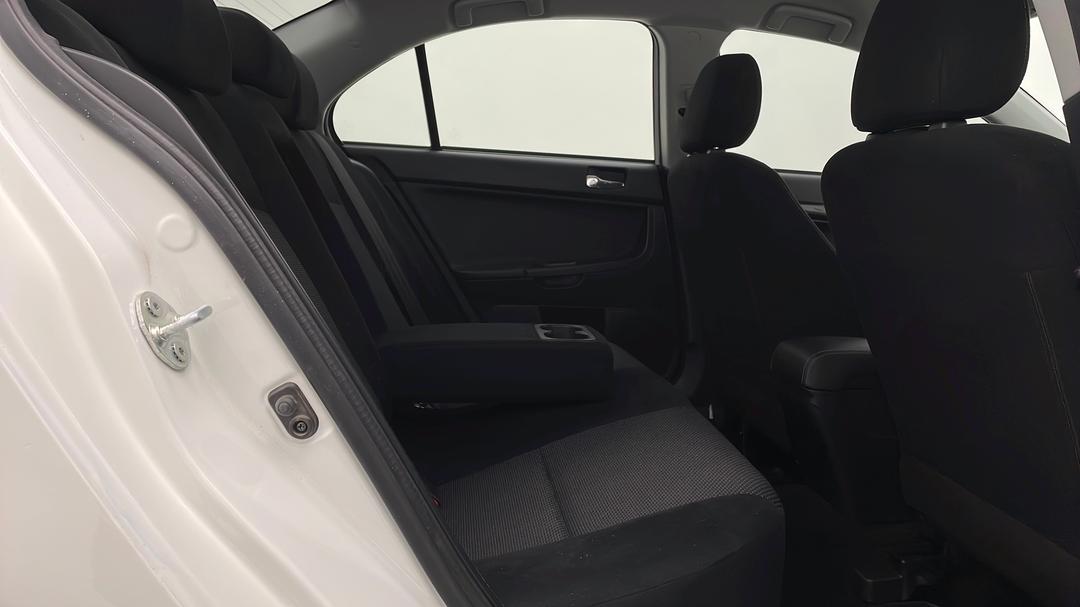2016 Mitsubishi Lancer Es Sport, Manual, 73399 km, Right Side Rear Door Cabin View