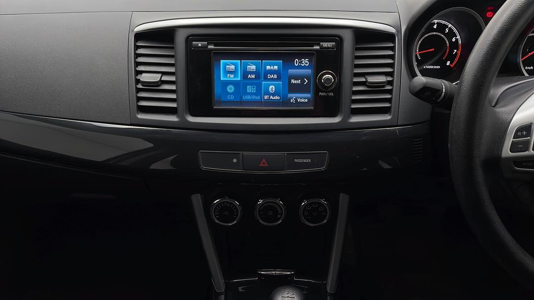 2016 Mitsubishi Lancer Es Sport, Manual, 73399 km, Center Console