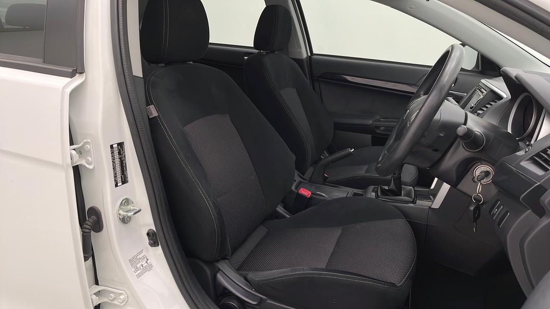 2016 Mitsubishi Lancer Es Sport, Manual, 73399 km, Right Side Front Door Cabin View
