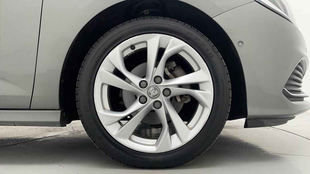 2018 Holden Astra Rs, Automatic, 50858 km, Right Front Wheel