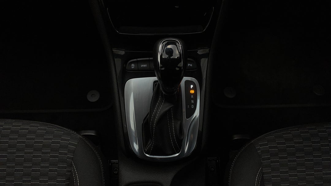 2018 Holden Astra Rs, Automatic, 50858 km, Gear Lever 