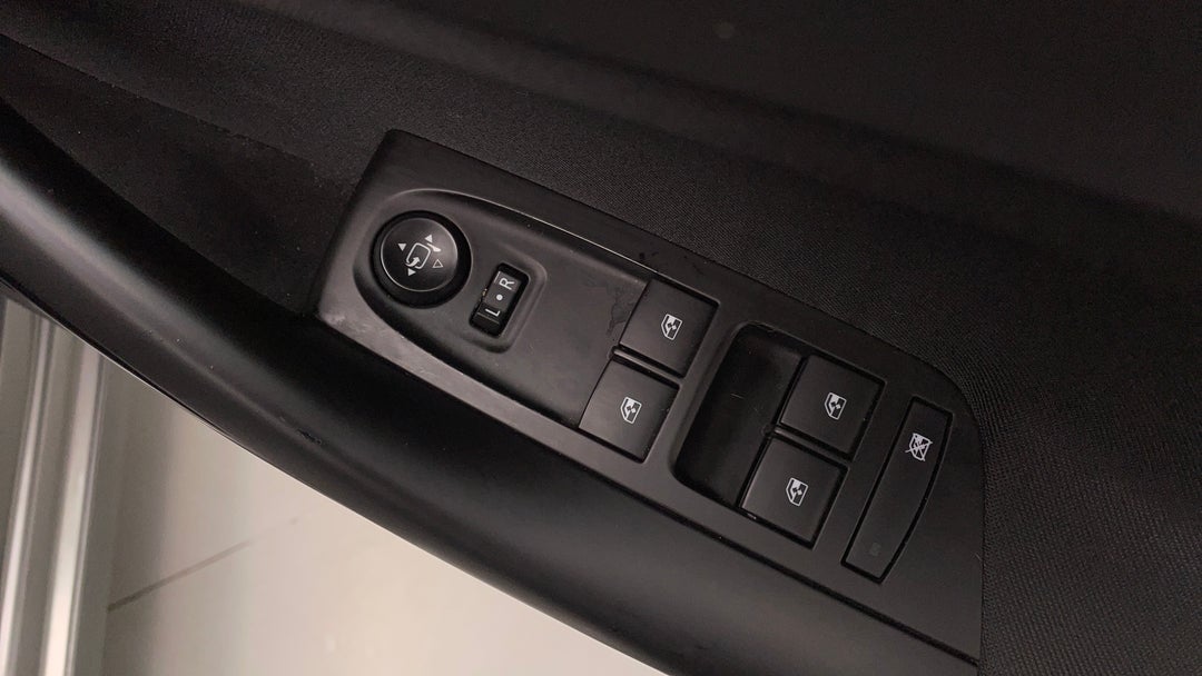 2018 Holden Astra Rs, Automatic, 50858 km, Drivers Side Door Panel Controls