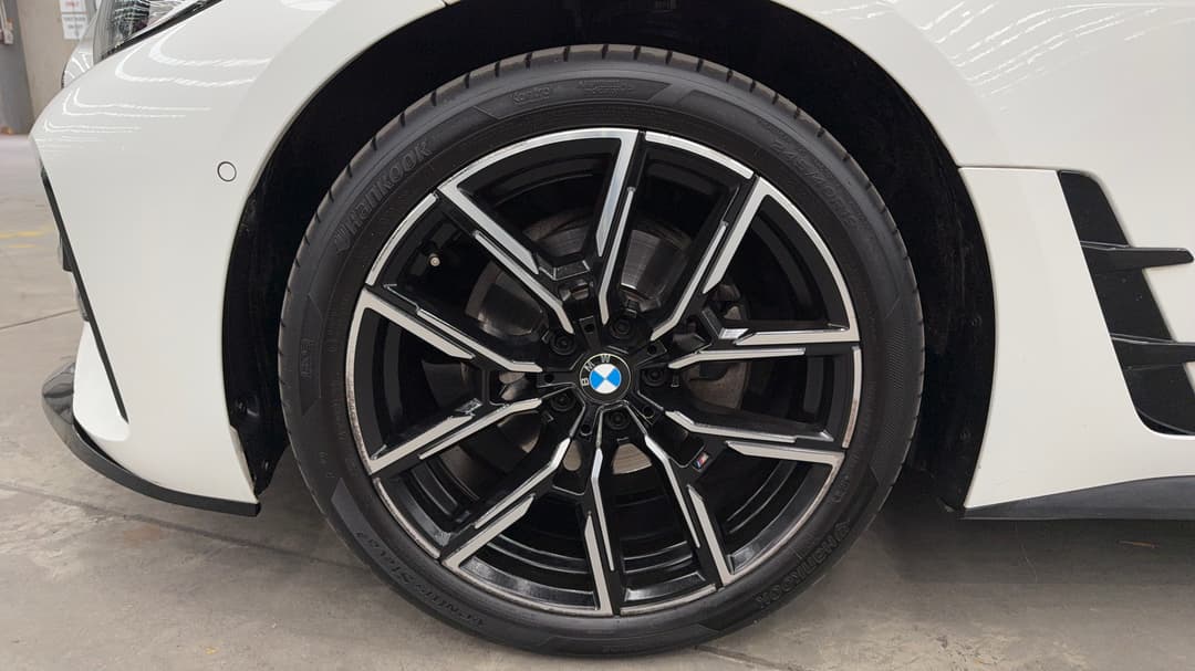 2022 BMW 4 20i M Sport Gran Coupe, Automatic, 57107 km, Left Front Wheel