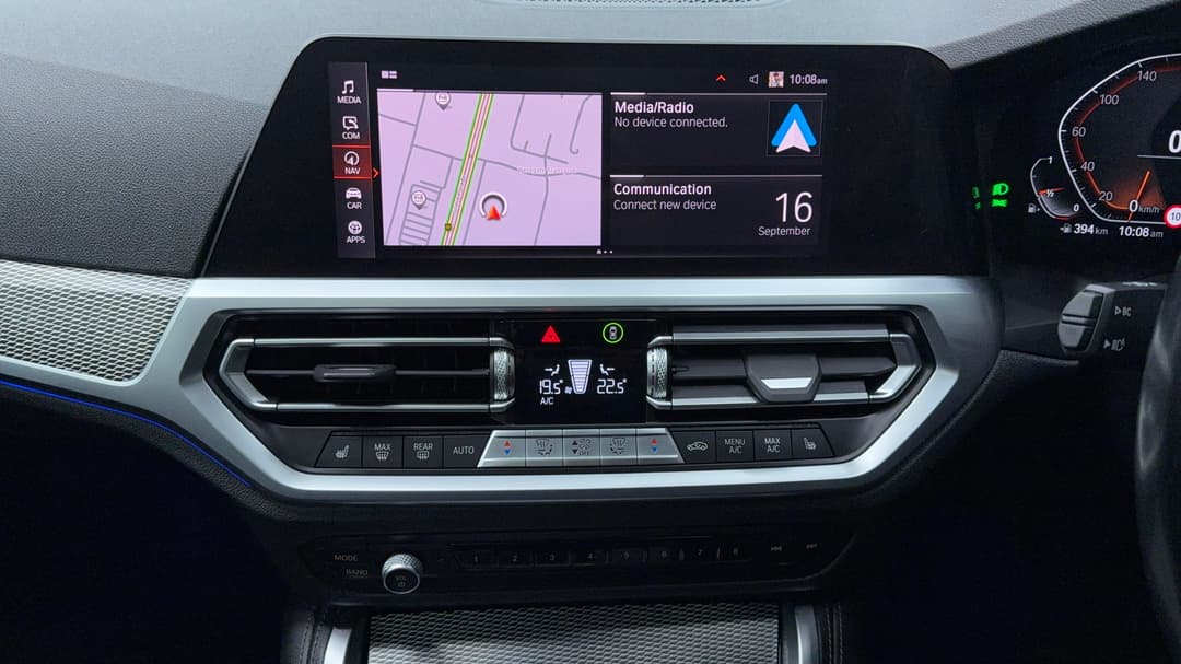 2022 BMW 4 20i M Sport Gran Coupe, Automatic, 57107 km, Center Console