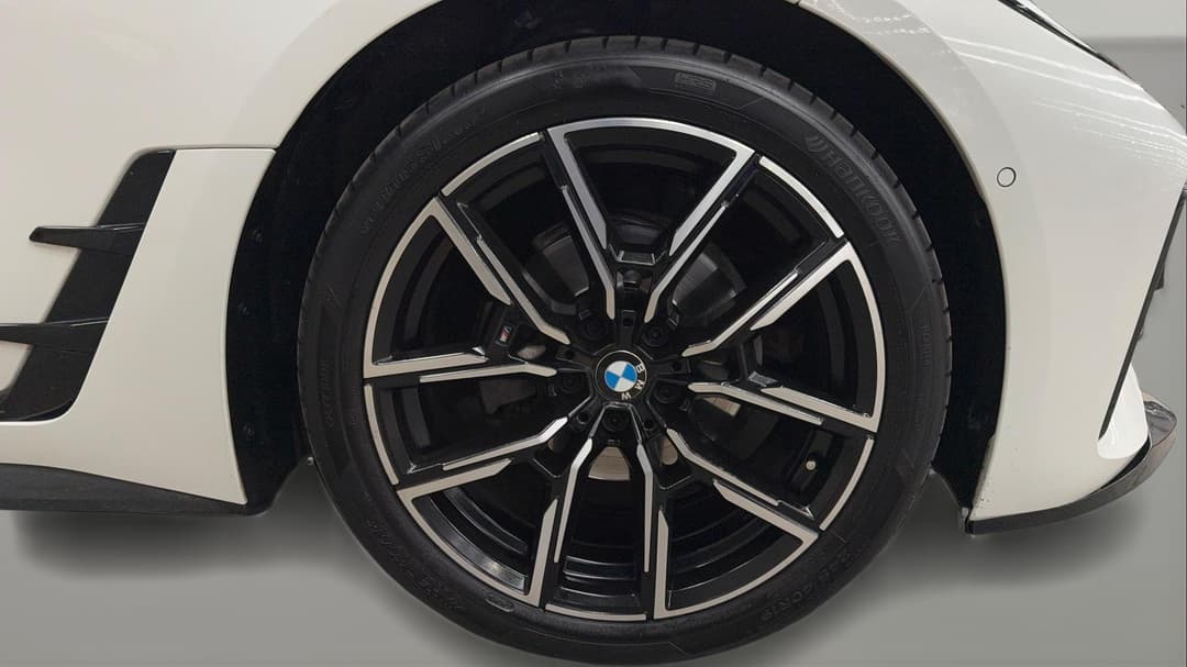 2022 BMW 4 20i M Sport Gran Coupe, Automatic, 57107 km, Right Front Wheel
