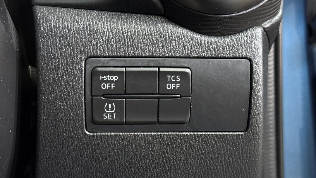 2020 Mazda CX-3 Maxx Sport (FWD), Automatic, 40064 km, Utility Switches/Buttons
