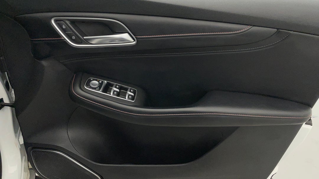 2023 MG HS Excite, Automatic, 54981 km, Speaker View