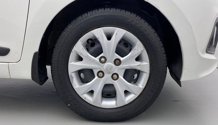 2016 Hyundai Grand i10 SPORTZ 1.2 KAPPA VTVT, Petrol, Manual, 71,806 km, Right Front Wheel