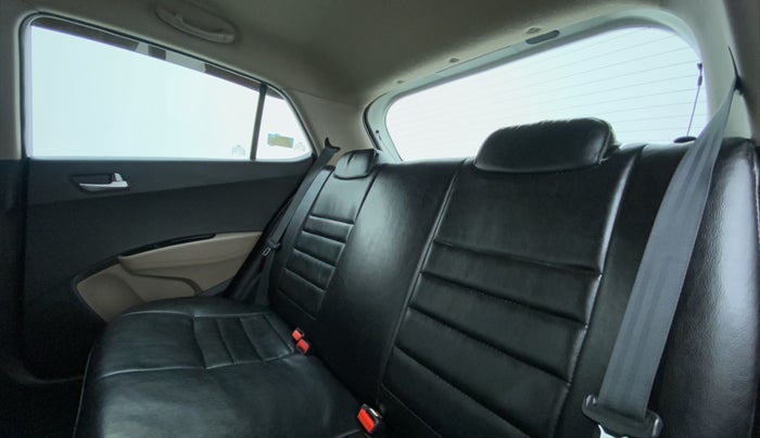 2016 Hyundai Grand i10 SPORTZ 1.2 KAPPA VTVT, Petrol, Manual, 71,806 km, Right Side Rear Door Cabin
