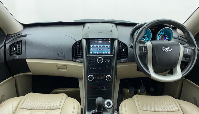 2017 Mahindra XUV500 W8 FWD, Diesel, Manual, 43,270 km, Dashboard