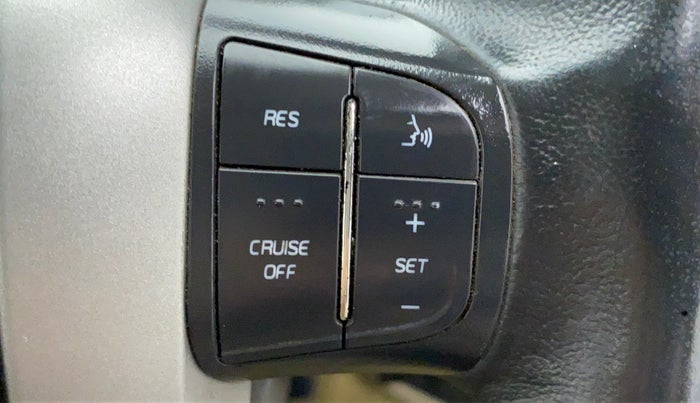 2017 Mahindra XUV500 W8 FWD, Diesel, Manual, 43,270 km, Adaptive Cruise Control