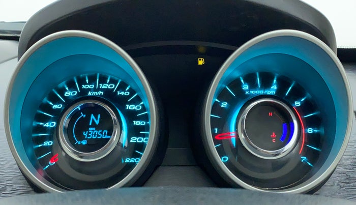 2017 Mahindra XUV500 W8 FWD, Diesel, Manual, 43,270 km, Odometer Image