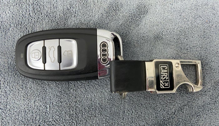2014 Audi Q5 30 TDI PREMIUM PLUS, Diesel, Automatic, 33,725 km, Key Close Up