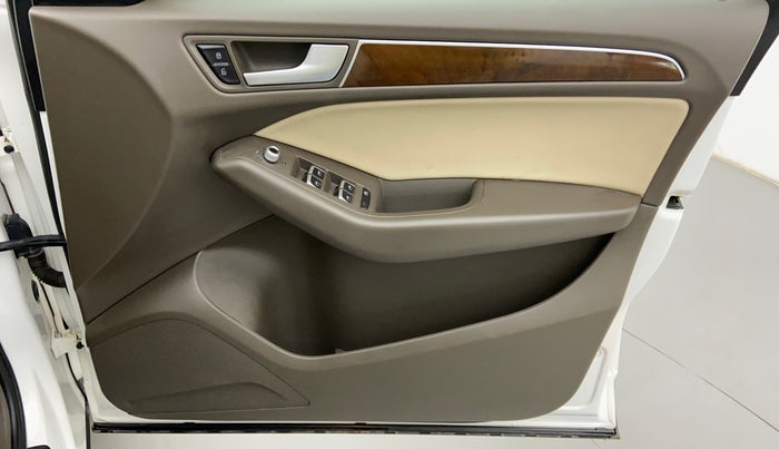 2014 Audi Q5 30 TDI PREMIUM PLUS, Diesel, Automatic, 33,725 km, Driver Side Door Panels Control
