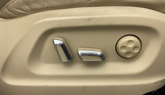 2014 Audi Q5 30 TDI PREMIUM PLUS, Diesel, Automatic, 33,725 km, Driver Side Adjustment Panel
