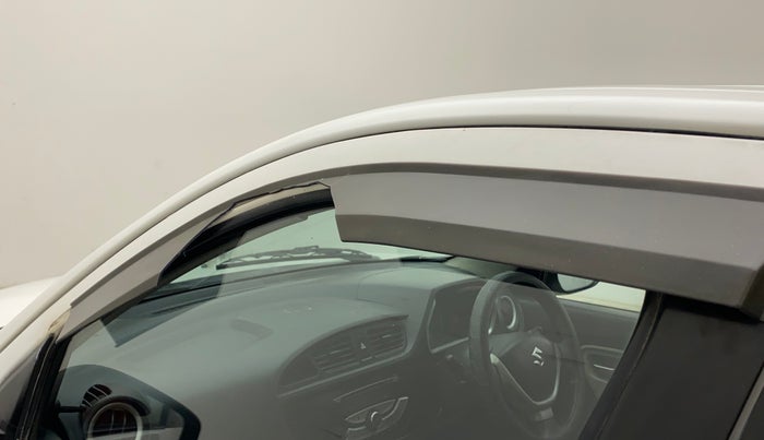 2016 Maruti Alto K10 VXI, CNG, Manual, 78,597 km, Front passenger door - Door visor damaged
