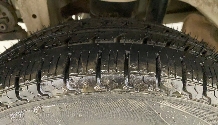2016 Maruti Alto K10 VXI, CNG, Manual, 78,597 km, Right Rear Tyre Tread