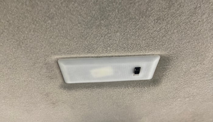 2018 Mahindra Scorpio S5, Diesel, Manual, 94,623 km, Ceiling - Roof light/s not working