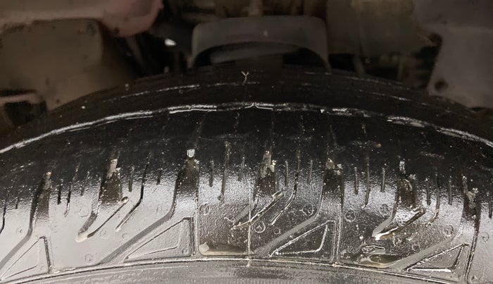 2018 Mahindra Scorpio S5, Diesel, Manual, 94,809 km, Left Front Tyre Tread
